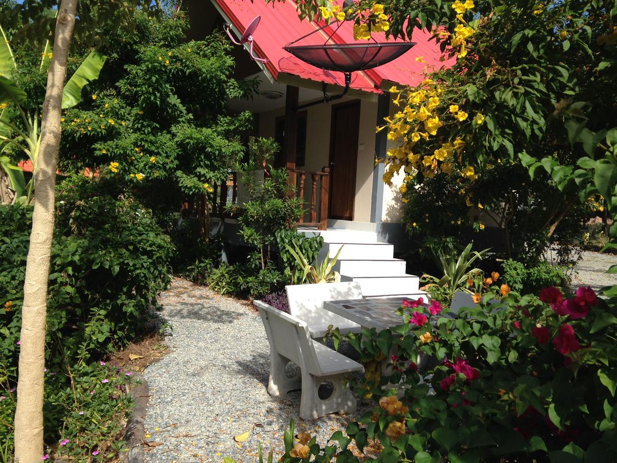 Areeya Resort Watthana Nakhon Экстерьер фото