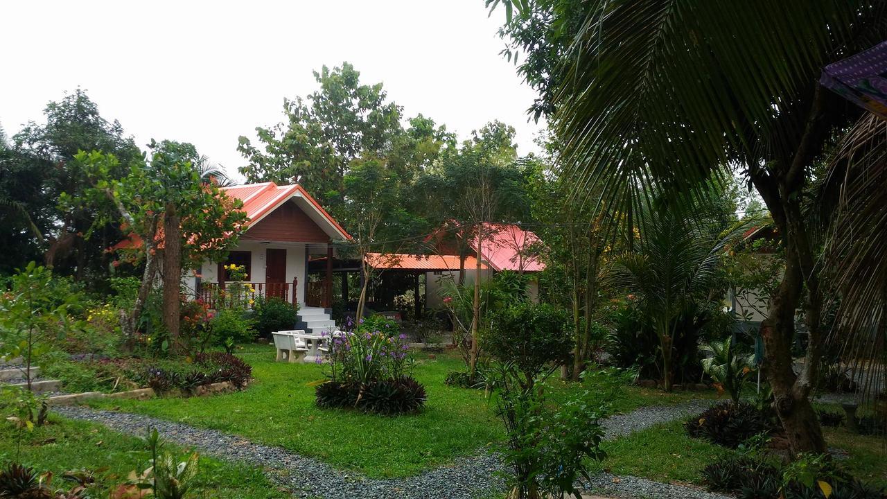 Areeya Resort Watthana Nakhon Экстерьер фото